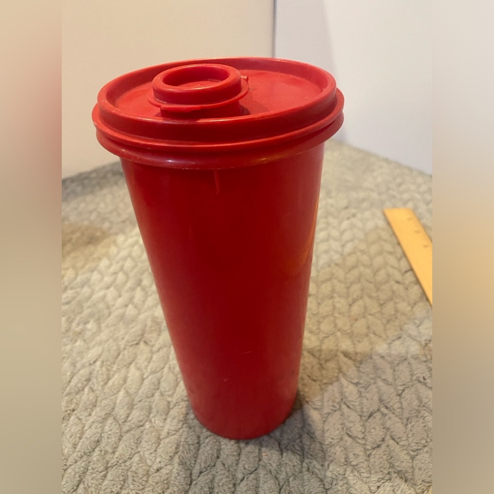 TUPPERWARE Vintage Red 8.5" Handolier Juice Milk Pitcher #262-5 & Lid #603-4